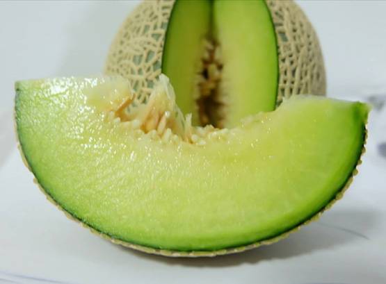  कच्चा खरबूजा (Melon)