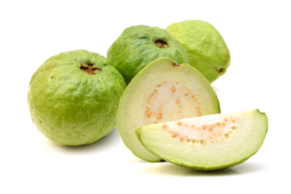 शीत ऋतु में सस्ते व पौष्टिक आहार Unripe-Guava-health-benefit