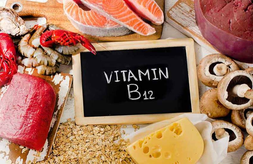 विटामिन बी-12 की कमी के लक्षण, कारण और उपचार! (Vitamin B-12 Deficiency Symptoms, Causes, and important Treatment option in Hindi)